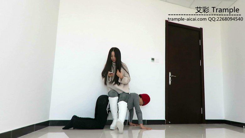 超美天依老师骑乘坐身踢打羞辱！足控资源网|爱秀美图