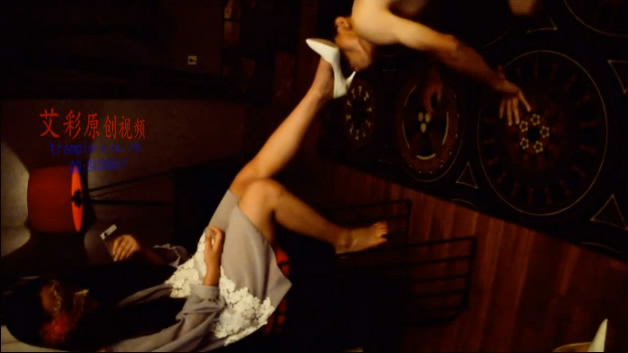 『奴隶岛』—-菲菲舔脚调教、舌头酸奶洗脚