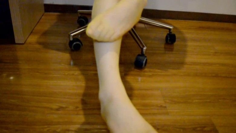 『奴隶岛』—第一视角舔脚发射POV（黄色丝袜、裸足）