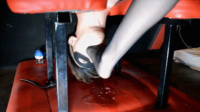 『奴隶岛』—残忍倒吊插嘴吐胃液