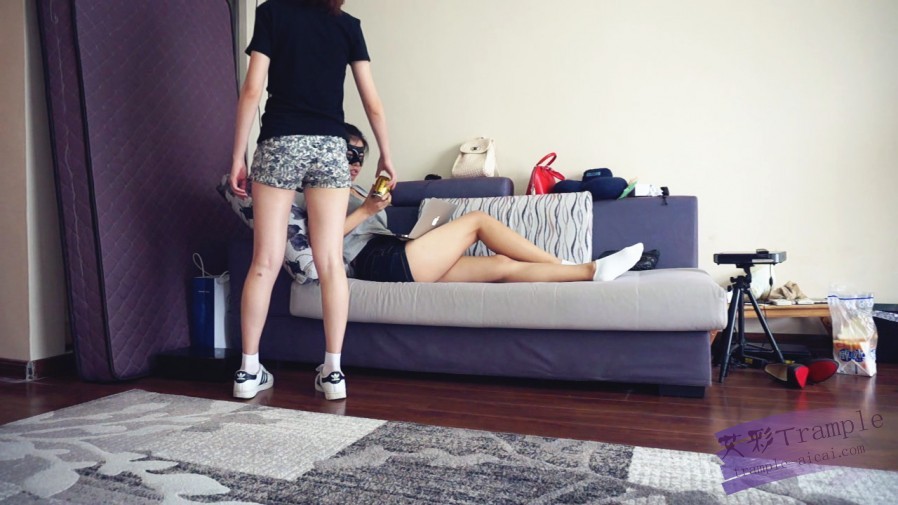 『小妮女女』校花迷药收拾学霸足控资源网|爱秀美图