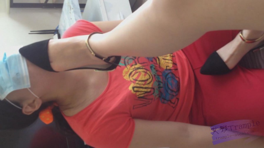 『小妮女女』01.裸足平底鞋调教母狗足控资源网|爱秀美图