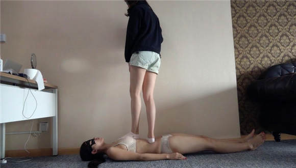 棉袜帆布鞋践踏调教母狗足控资源网|爱秀美图