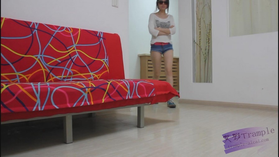 汗水浸透的白色短丝+运动鞋足控资源网|爱秀美图