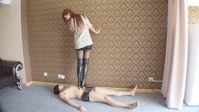 小默S黑丝长靴践踏调教足控资源网|爱秀美图