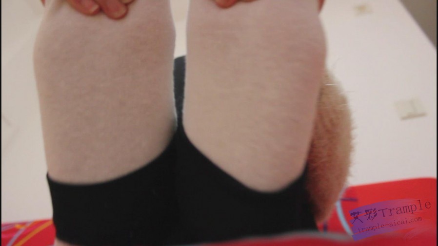狗狗给女主暖脚足控资源网|爱秀美图