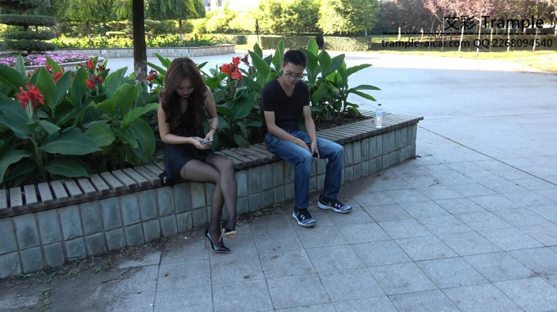 猥琐学生清理小姐姐脏鞋底足控资源网|爱秀美图