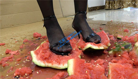 【冷柔】高跟鞋跟踩烂大西瓜足控资源网|爱秀美图