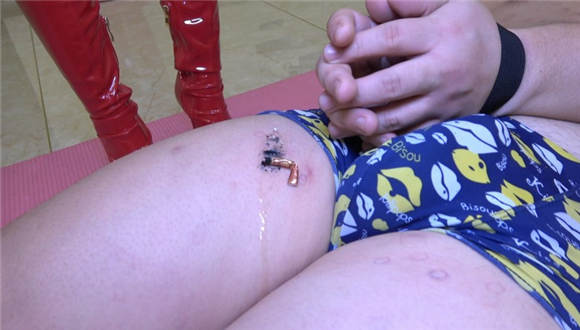 【冷柔】红靴重度踩踏，暴力踩嫩肉足控资源网|爱秀美图