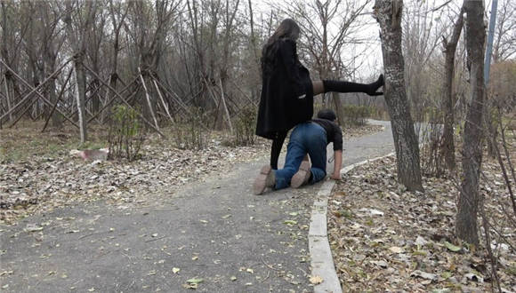 【冷柔】公园暴踢老贱狗，暴力耳光足控资源网|爱秀美图