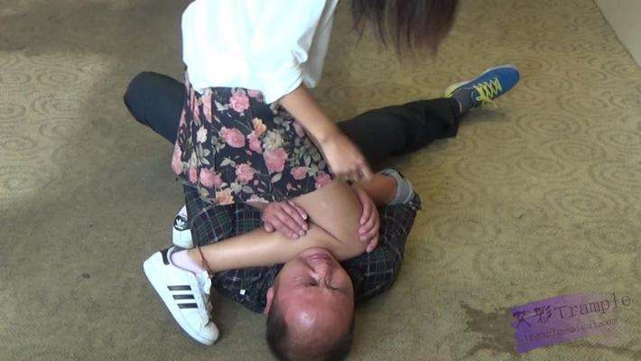 小薇实战防身情景演练足控资源网|爱秀美图