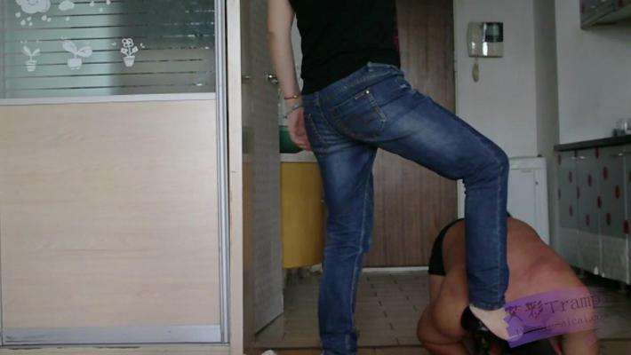 玲主皮鞭虐打踩踏足控资源网|爱秀美图