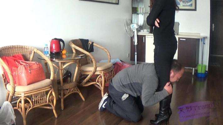 女杀手老大教训废物马仔足控资源网|爱秀美图