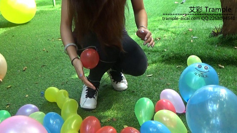 黑丝运动鞋雨靴踩气球足控资源网|爱秀美图