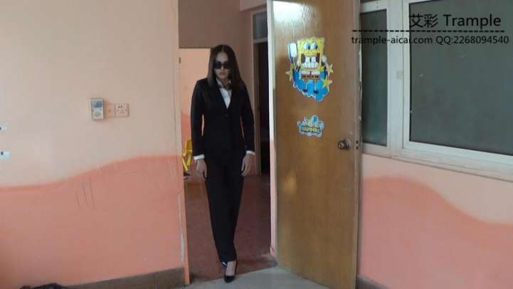 职业装木板压碎2足控资源网|爱秀美图