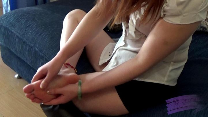 玥玥过膝黑色高筒靴扭伤按摩足控资源网|爱秀美图