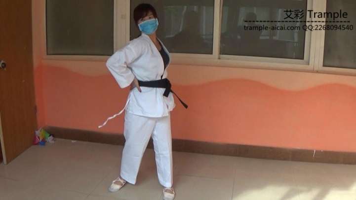 跆拳道美女防狼演练.足控资源网|爱秀美图
