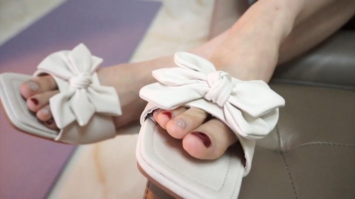 【黑丝诱惑】沐沐原味脏小白鞋踢裆踩踏 YC-220427-5足控资源网|爱秀美图