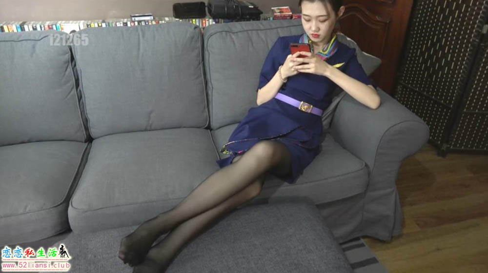 [视频] K&M 183-深蓝制服黑丝足秀