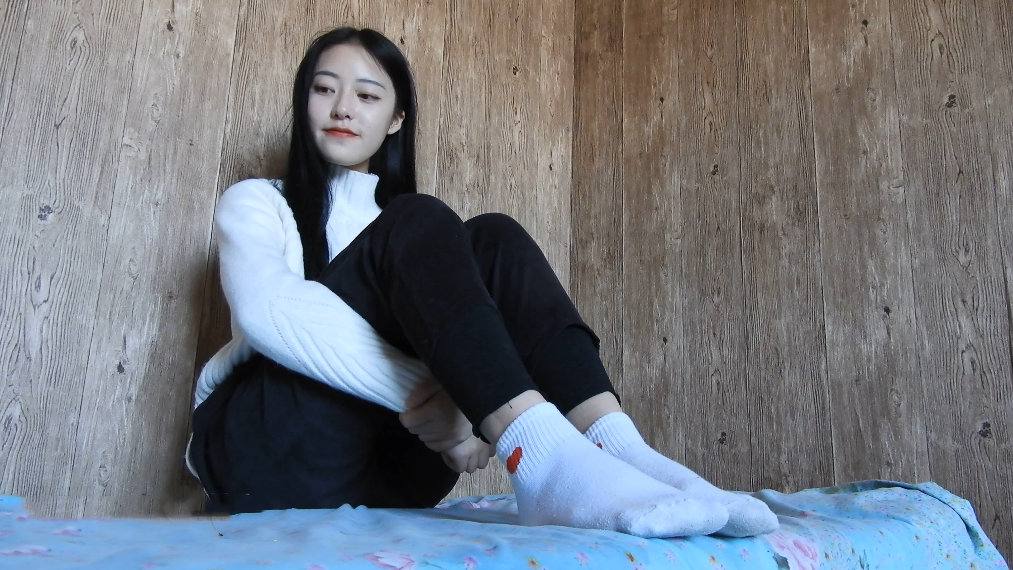 [突围4K视频]NO.002-马舒 高颜值美女棉袜裸足