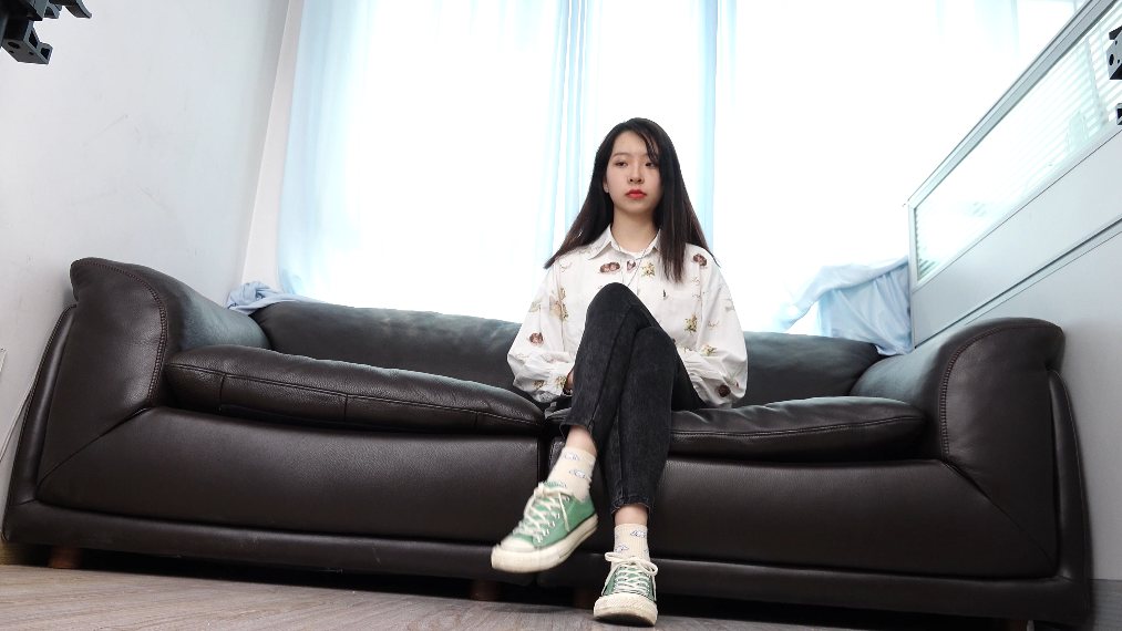 [视频] A&F 016-Yiyi展示她性感的小脚丫