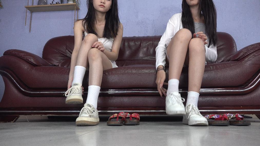 [视频] 南国足艺 思薇和琪琪大脚对小脚