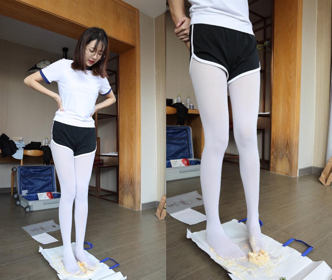 [袜啵啵]积分限定作品 NO.008 小甜豆-皮鞋、厚白丝、踩奶油蛋糕剧情