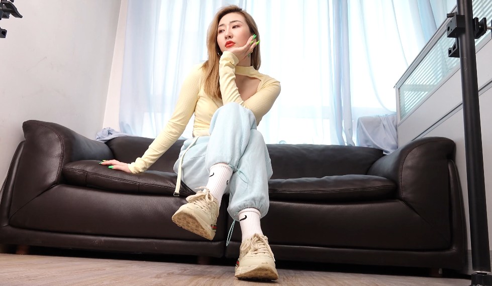 [视频] A&F 115-气场女王萱萱展示性感大脚