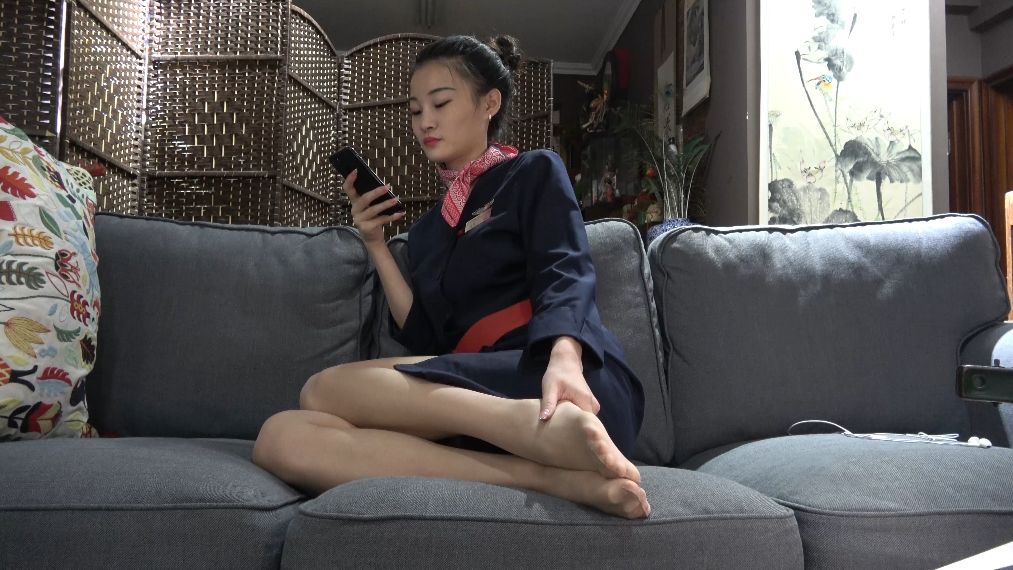[视频] K&M 285-空姐制服沙发肉丝足秀