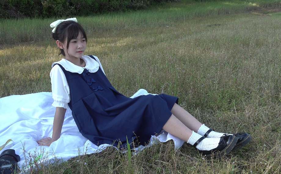 [视频] 南国足艺 清纯害羞静儿小美女