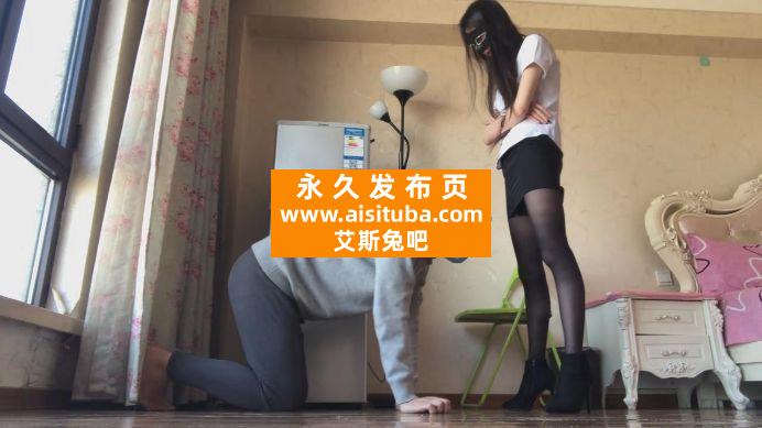 S属性美女经理虐待男下属