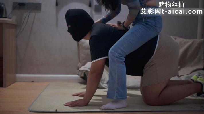 【2024-10-31】【睹物丝拍】搭讪买原味被辻弌女王初调 ACYC-3388