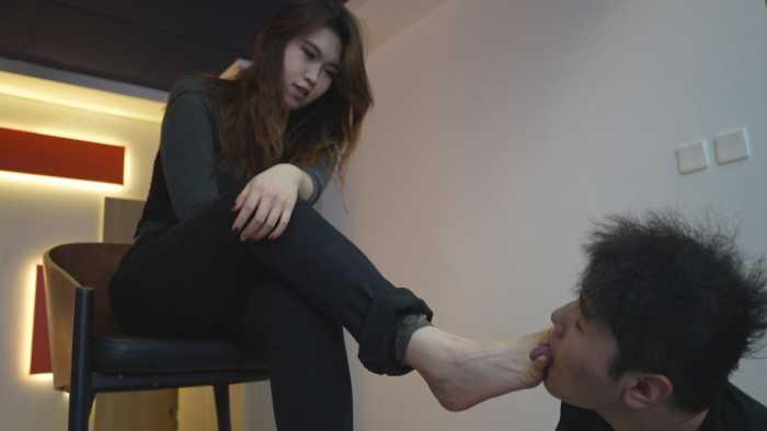 【爱秀套图】零基础全程自己首次发挥 女王范羞辱度不输专业S 让鱼七毁三观 YC-250117-13