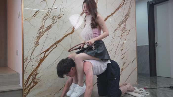 【爱秀套图】国内最牛的 让你有看完后就想当一条傻狗一样在她身边 YC-250121-4