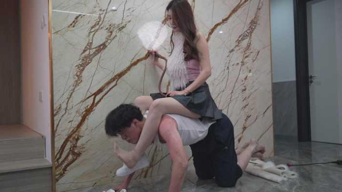 【爱秀套图】国内最牛的 让你有看完后就想当一条傻狗一样在她身边 YC-250121-4