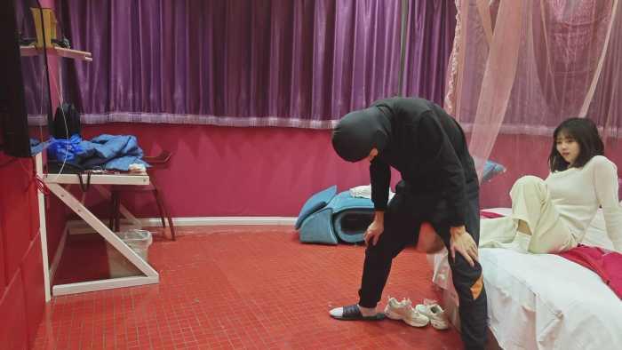 【爱秀套图】娇娇碎蛋的艺术舔脚恋足踢裆闻脚虐乳