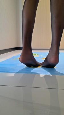 【爱秀套图】小椰黑丝碾小黄瓜橘子香蕉 YC-241211-4