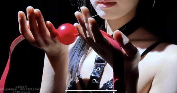 【爱秀套图】极品女奴口球口水羞辱SP板抽打挠脚心惩罚 GD030 YC-250107-2