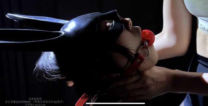 【爱秀套图】极品女奴口球口水羞辱SP板抽打挠脚心惩罚 GD030 YC-250107-2