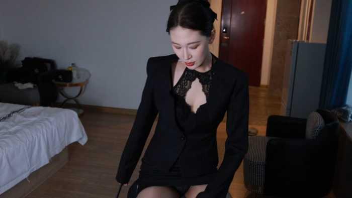 【爱秀套图】【超级女M】骑乘鞭打羞辱母狗 JS250111~1