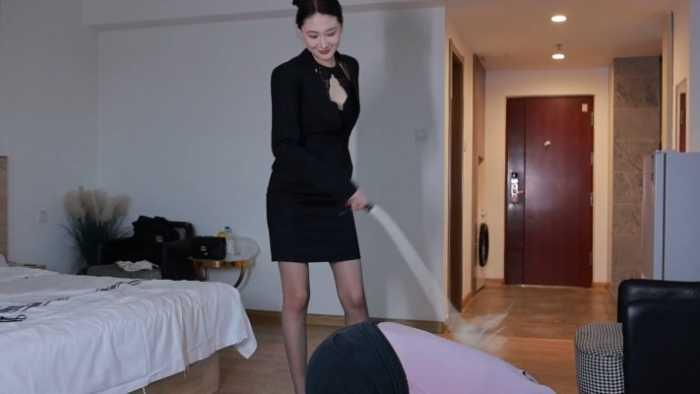 【爱秀套图】【超级女M】骑乘鞭打羞辱母狗 JS250111~1