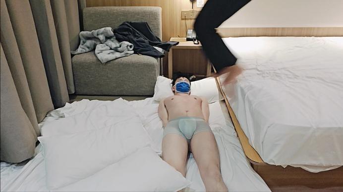 【爱秀套图】【啦啦啦】新开发的学生s爬山后超暴力跳踩 ACYC-4127