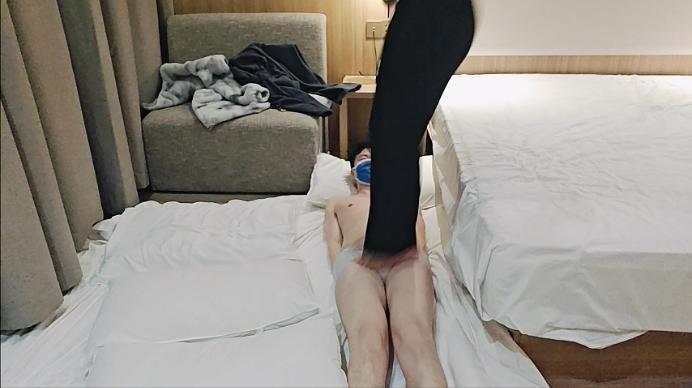 【爱秀套图】【啦啦啦】新开发的学生s爬山后超暴力跳踩 ACYC-4127