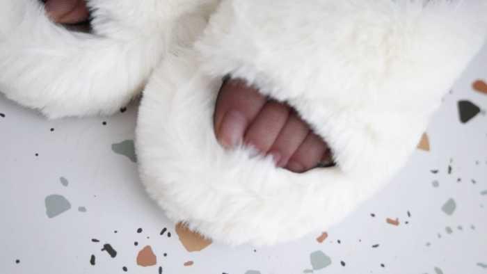 【爱秀套图】【小茹】沉浸式裸足 【无声】 YC-250114