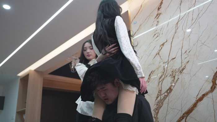 【爱秀套图】寒夕S亲自指导心理阴暗萌萌小美女 不爱碰男人却爱嘎兔子？ YC-250114-7