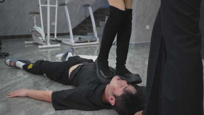 【爱秀套图】寒夕S亲自指导心理阴暗萌萌小美女 不爱碰男人却爱嘎兔子？ YC-250114-7