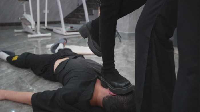 【爱秀套图】寒夕S亲自指导心理阴暗萌萌小美女 不爱碰男人却爱嘎兔子？ YC-250114-7