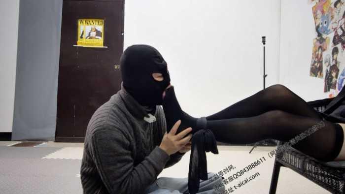 【爱秀套图】【第5风格】女职员下班被老板捆绑强制舔脚 YC-250114-6