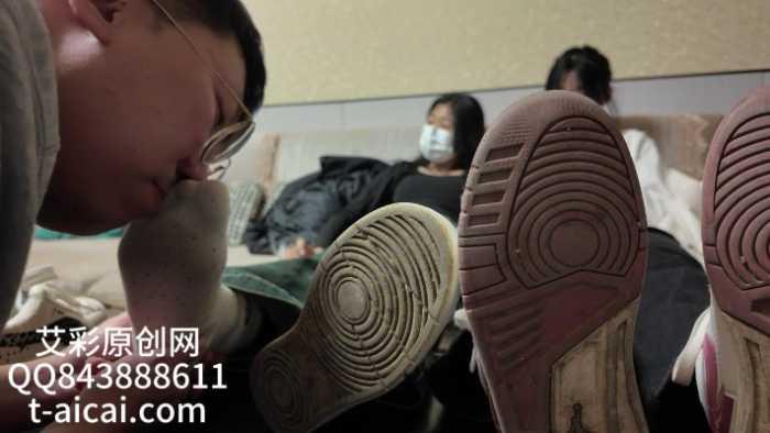 【爱秀套图】『chnnsct1818』开发纯素人女生，超脏鞋底 YC-250115-4