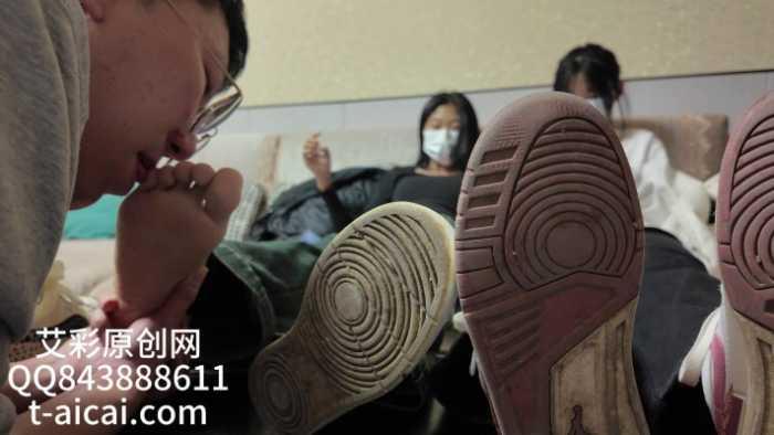 【爱秀套图】『chnnsct1818』开发纯素人女生，超脏鞋底 YC-250115-4